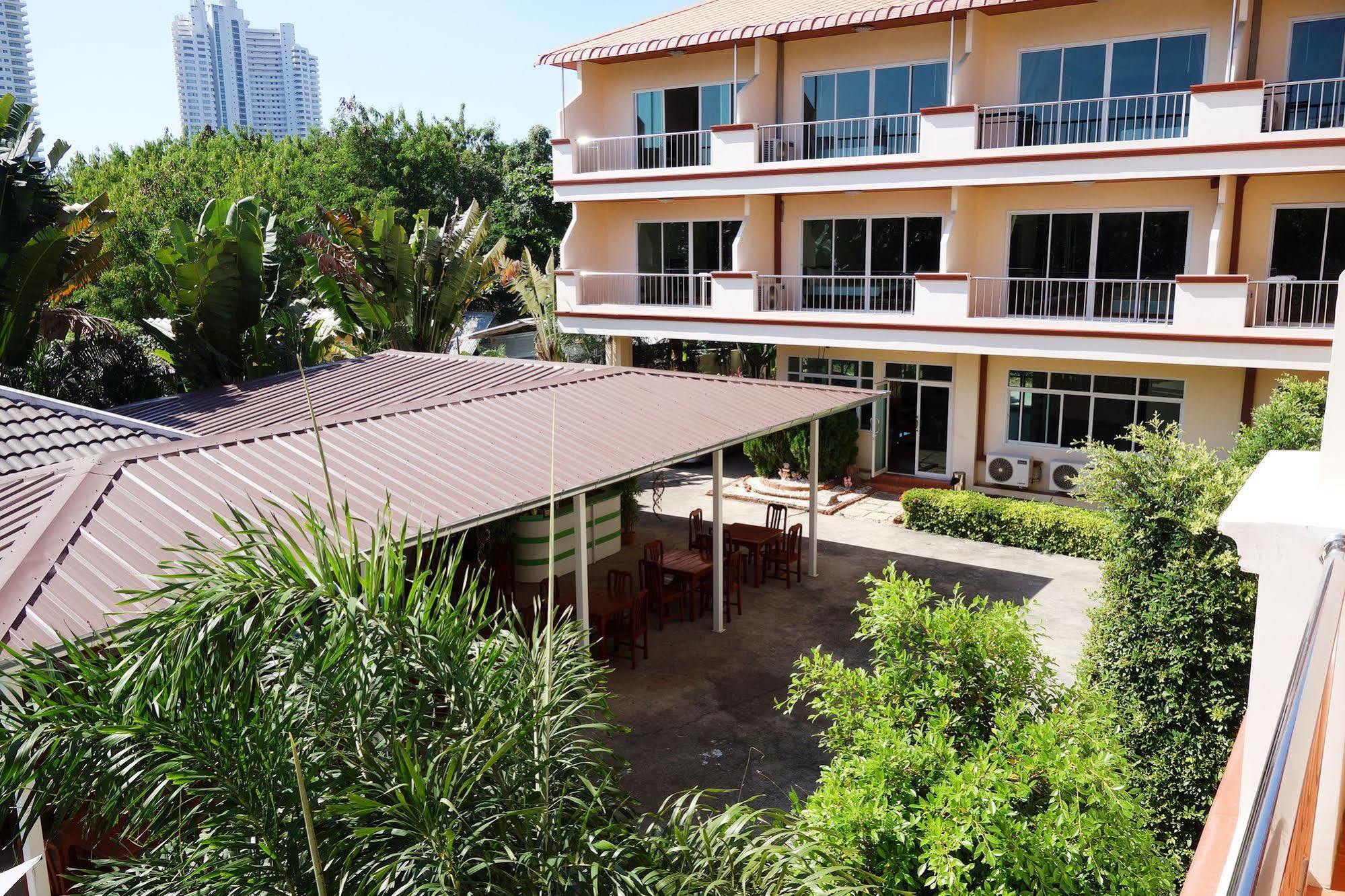Jungle Resort Jomtien Exterior foto